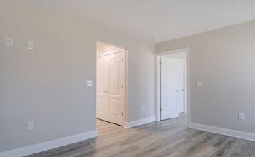 335 Twisted Oak Dr NW in Christiansburg, VA - Foto de edificio - Building Photo