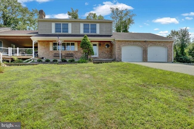 property at 20 Lehland Dr