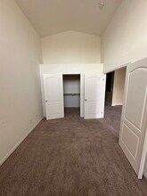 9314 Degranvelle Dr in Bakersfield, CA - Building Photo - Building Photo