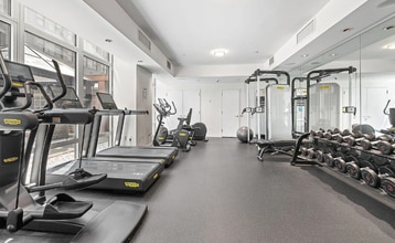 207 E 57th St, Unit 12a in New York, NY - Building Photo - Building Photo