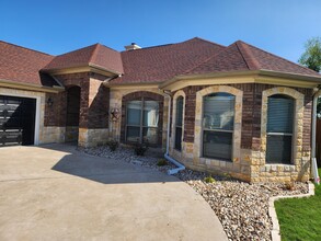 220 Black Walnut Ct in Nolanville, TX - Foto de edificio - Building Photo