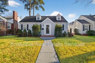 1329 Cedar Ln in Norfolk, VA - Building Photo