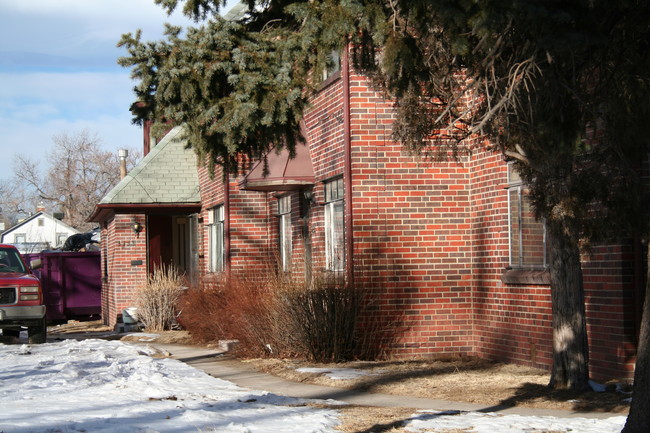 3349 N Harrison St in Denver, CO - Foto de edificio - Building Photo