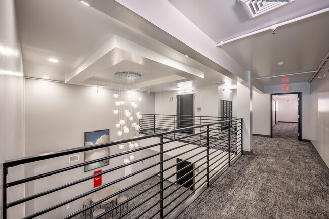 610 Gray St Apartments in Eau Claire, WI - Foto de edificio - Lobby