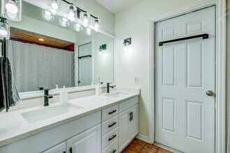 2239 Wells Ave in Sarasota, FL - Building Photo - Building Photo