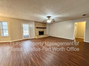2608 Oaks Dr in Granbury, TX - Building Photo - Building Photo