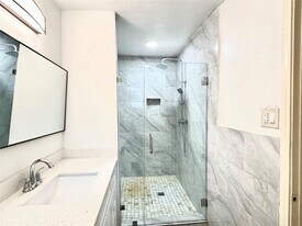 11922 Sea Shore Dr in Houston, TX - Building Photo