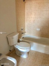 4240 NW 2nd Terrace-Unit -Apt 901 in Miami, FL - Foto de edificio - Building Photo