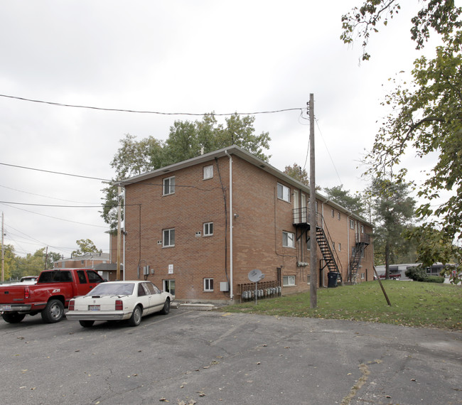 Cleveland Oaks in Columbus, OH - Foto de edificio - Building Photo