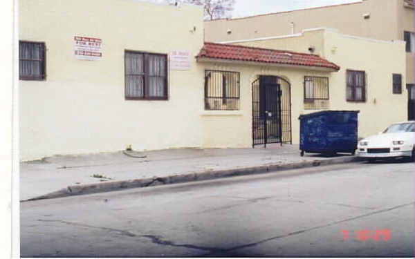 700 W 41st Dr in Los Angeles, CA - Building Photo - Building Photo