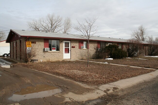 4912 S Iowa Ave in Loveland, CO - Foto de edificio - Building Photo