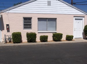 Campus View in Hemet, CA - Building Photo - Building Photo