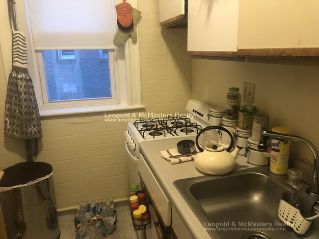 68 Woodstock Ave, Unit 3