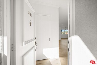 222 7th St in Santa Monica, CA - Building Photo - Building Photo