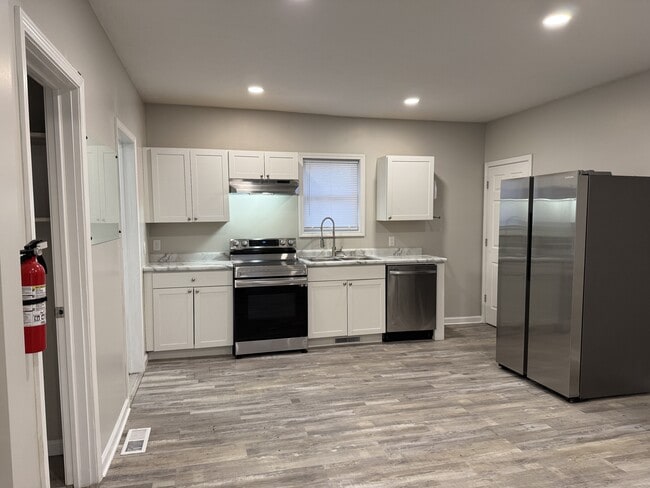 821 Hazard Ave in Kalamazoo, MI - Building Photo - Building Photo