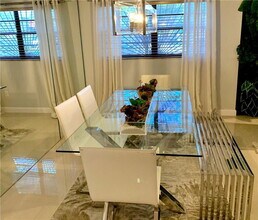 8568 NW 8th St in Miami, FL - Building Photo - Building Photo