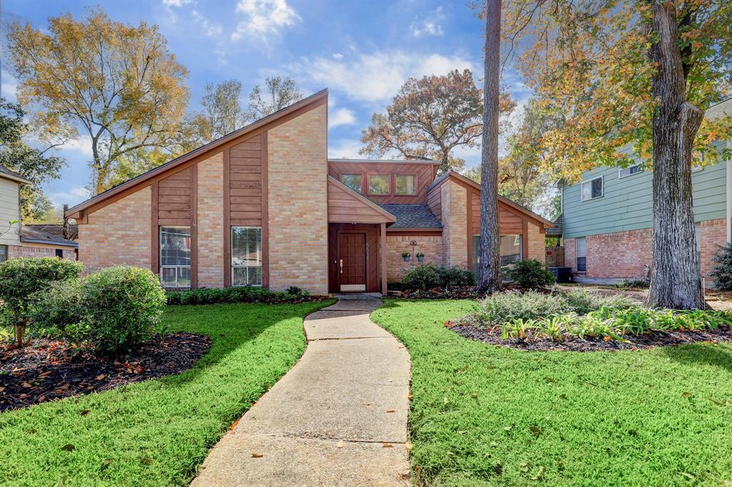 5618 Enchanted Timbers Dr in Humble, TX - Building Photo