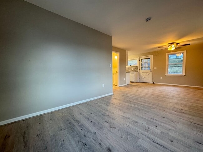 372 Rubber Ave in Naugatuck, CT - Building Photo - Building Photo