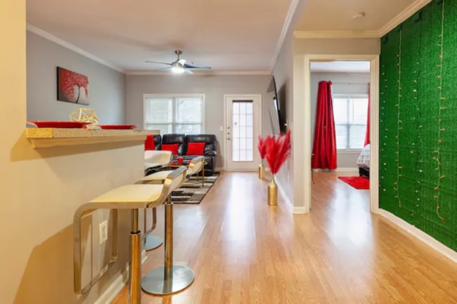 property at 2700 Pine Tree Rd NE