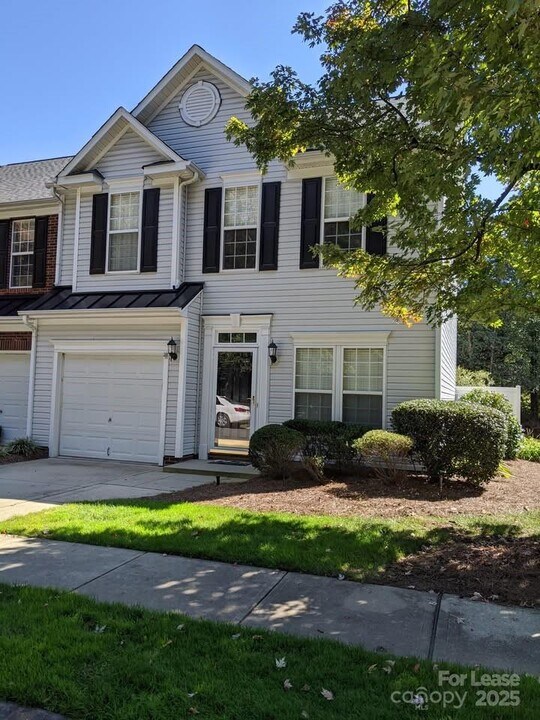 5044 Parkview Way in Matthews, NC - Building Photo