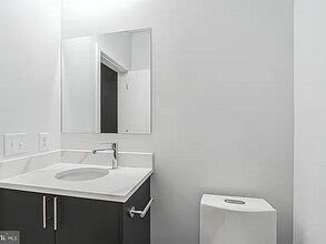 2417 N 7th St in Philadelphia, PA - Foto de edificio - Building Photo