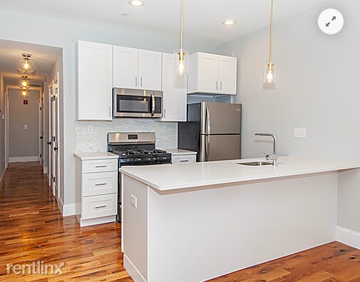 220 Bremen St-Unit -Apt 1I in Boston, MA - Building Photo