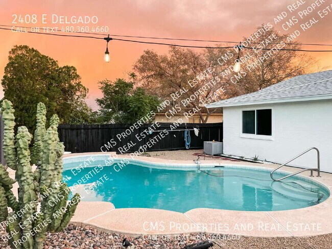 2408 E Delgado St in Phoenix, AZ - Foto de edificio - Building Photo