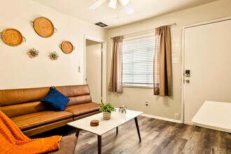 3918 Thomason Ave in El Paso, TX - Building Photo - Building Photo