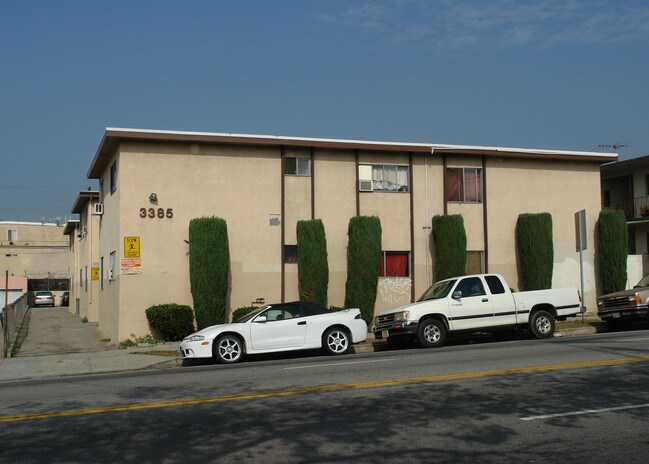 3385 Fletcher Dr in Los Angeles, CA - Foto de edificio - Building Photo