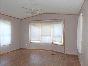 108 S 7th St in Highlands, TX - Building Photo - Building Photo