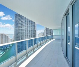 200 Biscayne Boulevard Way, Unit 3603 in Miami, FL - Building Photo - Building Photo