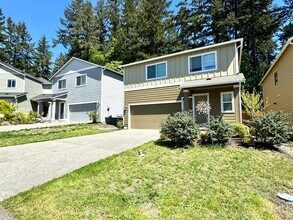 1126 Swan Loop in Dupont, WA - Building Photo - Building Photo