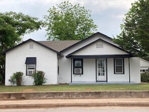 204 Fretz Ave in Edmond, OK - Building Photo - Building Photo