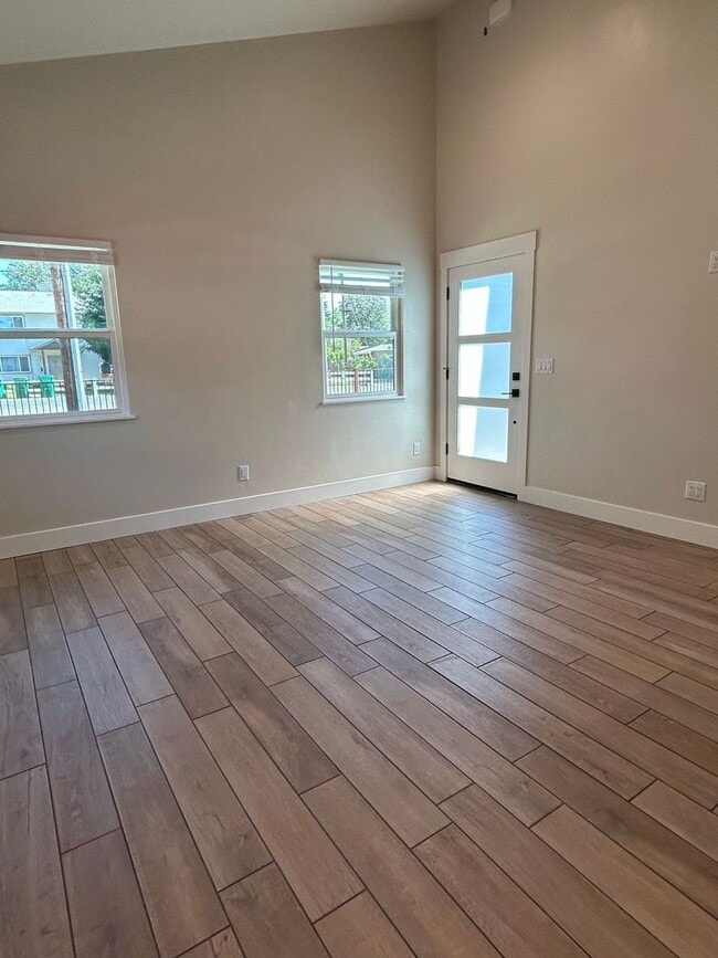 372-384 E 8th Ave in Chico, CA - Building Photo - Building Photo