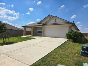 101 Stellamar Dr in Hutto, TX - Building Photo - Building Photo