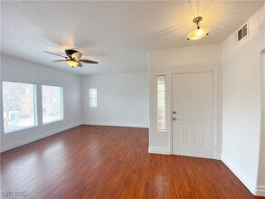 10701 Pappas Ln in Las Vegas, NV - Building Photo - Building Photo