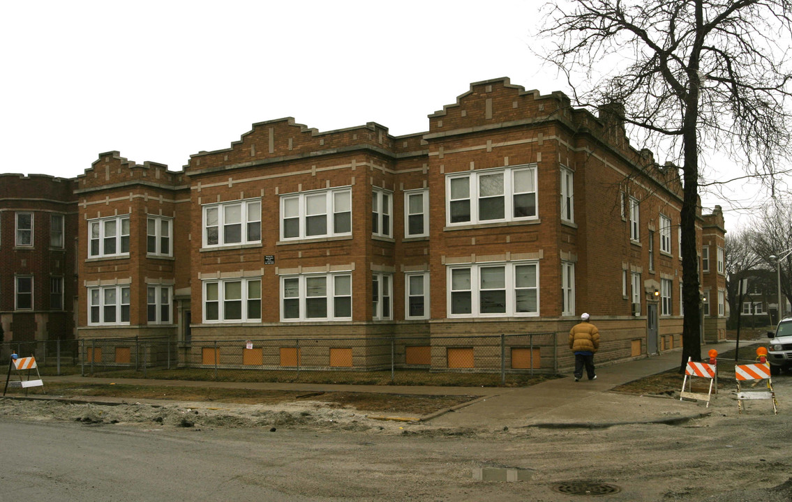 Adams / Lockwood Apartments in Chicago, IL - Building Photo