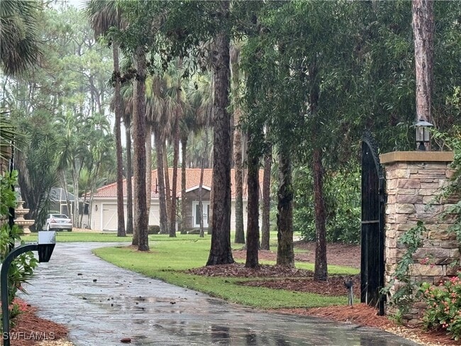 property at 2347 Coach House Ln