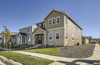 6062 Croaking Toad Dr in Fort Collins, CO - Building Photo - Building Photo