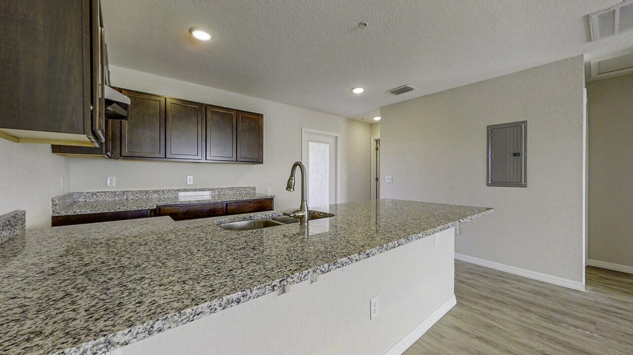 33 Poplar Rd-Unit -4 in Ocala, FL - Building Photo