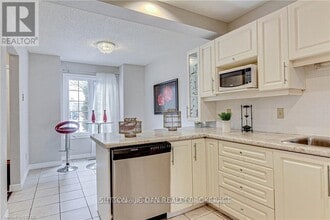 340 Ambleside Dr in London, ON - Building Photo - Building Photo