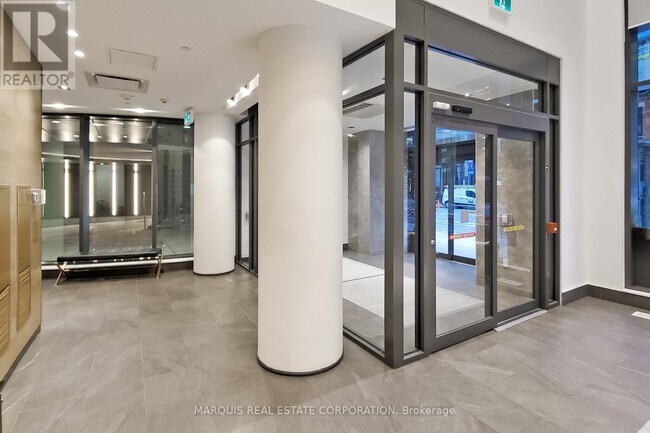 330 Richmond St W in Toronto, ON - Building Photo - Building Photo