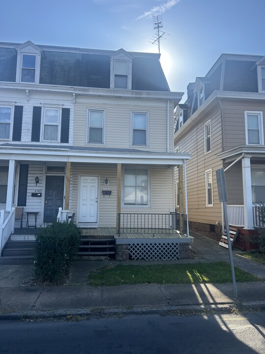 2543 Walnut St in Harrisburg, PA - Building Photo