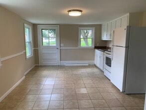 6 Miller Ter in Windsor Locks, CT - Building Photo - Building Photo