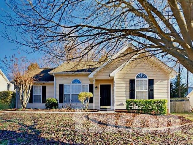 property at 3722 Hunters Run Ln