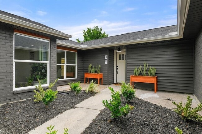 502 Dixie Dr in League City, TX - Building Photo - Building Photo