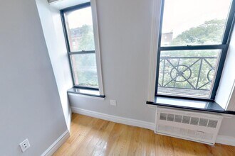 420 E 9th St in New York, NY - Building Photo - Building Photo