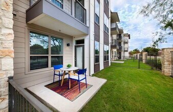 2105 Forum Dr in Grand Prairie, TX - Building Photo - Building Photo