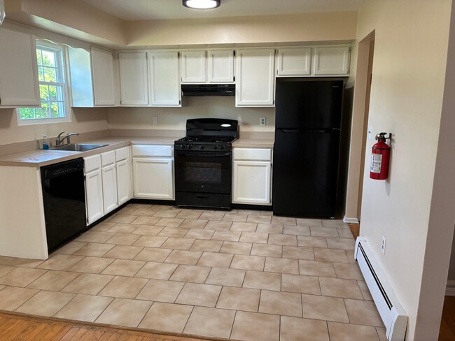 136 Maple Ave