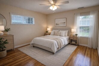 5818 E Scrivener St in Long Beach, CA - Foto de edificio - Building Photo